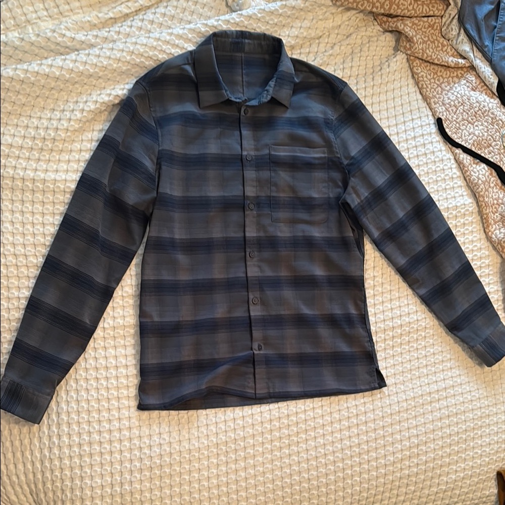 M / Lululemon Mason’s Peak Flannel